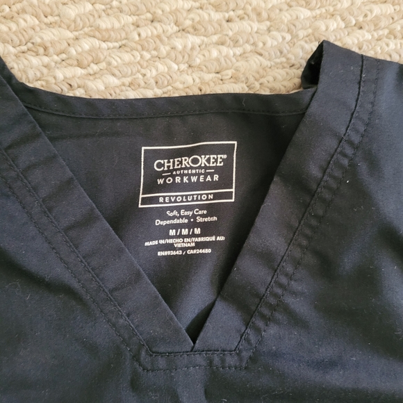 Black Scrubs. Top and bottom - Picture 3 of 8